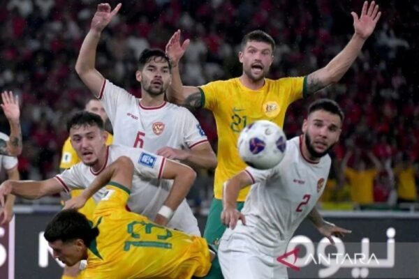 Berikut beberapa alternatif judul untuk "Lima Pertemuan Terakhir Indonesia Melawan Australia":

1. Lima Duel Terakhir: Indonesia vs Australia
2. Lima Pertandingan Puncak: Indonesia Menghadapi Australia
3. Lima Momen Krusial: Indonesia dan Australia di Lapangan
4. Lima Pertarungan Terakhir: Indonesia Melawan Australia
5. Lima Laga Terakhir: Rekap Pertemuan Indonesia vs Australia
6. Lima Pertemuan Bersejarah: Indonesia dan Australia
7. Lima Pertandingan Penting: Rivalitas Indonesia vs Australia

Silakan pilih salah satu yang paling sesuai atau gunakan sebagai inspirasi!