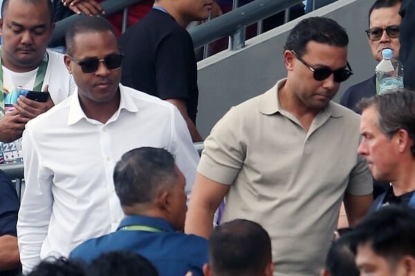 Berikut adalah beberapa alternatif judul untuk "Popovic Tak Lupakan Kenangannya Bertemu Patrick Kluivert":

1. "Memori Tak Terlupakan: Pertemuan Popovic dan Patrick Kluivert"
2. "Kenangan Abadi: Popovic dan Momen Bersama Patrick Kluivert"
3. "Popovic Kenang Pertemuan Tak Terlupakan dengan Patrick Kluivert"
4. "Momen Spesial: Popovic Mengenang Pertemuannya dengan Patrick Kluivert"
5. "Meninggalkan Jejak: Kenangan Popovic Bersama Patrick Kluivert"

Silakan pilih atau modifikasi sesuai kebutuhan!