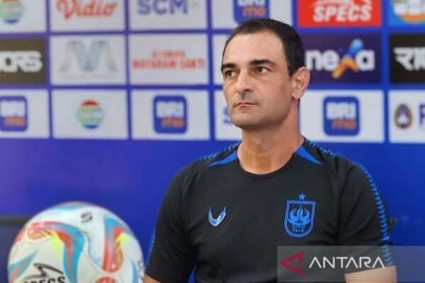 PSIS Semarang Memutuskan Hubungan dengan Pelatih Gilbert Agius