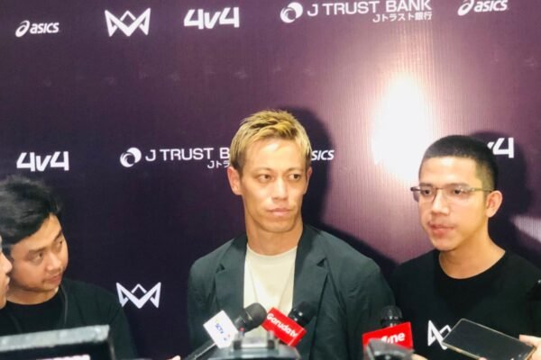 Sure! Here are some alternate titles for "Keisuke Honda: Jepang harus mengalahkan Indonesia":

1. "Keisuke Honda: Jepang Harus Merebut Kemenangan dari Indonesia"
2. "Keisuke Honda: Jepang Wajib Mengalahkan Indonesia"
3. "Keisuke Honda: Jepang Harus Tundukkan Indonesia"
4. "Keisuke Honda: Jepang Perlu Kalahkan Indonesia"
5. "Keisuke Honda: Jepang Menghadapi Tantangan dari Indonesia"
6. "Keisuke Honda: Misi Jepang untuk Mengalahkan Indonesia"
7. "Keisuke Honda: Japan's Goal to Defeat Indonesia"
8. "Keisuke Honda: Jepang Bertekad Menang Lawan Indonesia"

Feel free to let me know if you need more options!