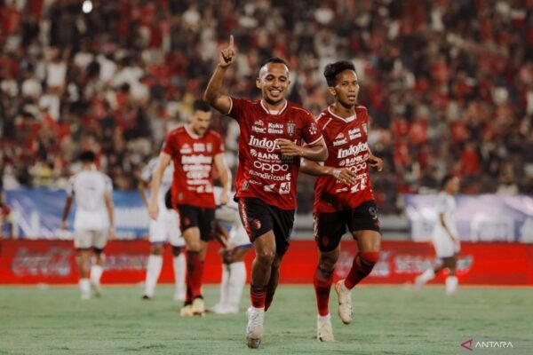 Bali United Perpanjang Kontrak Rahmat dan Fitrul: Komitmen Terhadap Skuad yang Kuat